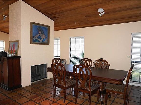 5th image of 4011 Priory Cir