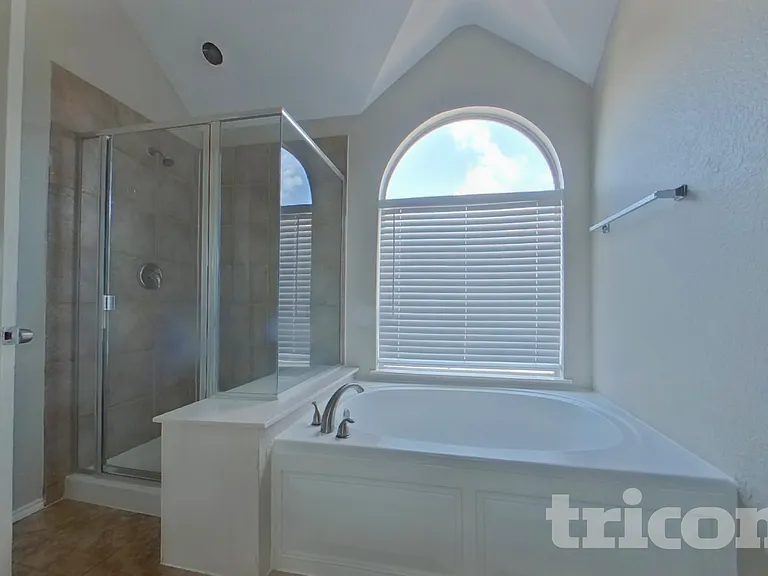 4504 Vista Meadows Dr — Photo 12