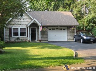 13 Eastover Rd, Sayville, NY 11782