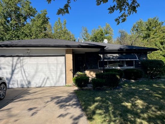 15737 Dante Dr, South Holland, IL 60473