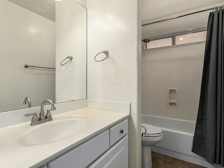 517 S Paradise Dr — Photo 15