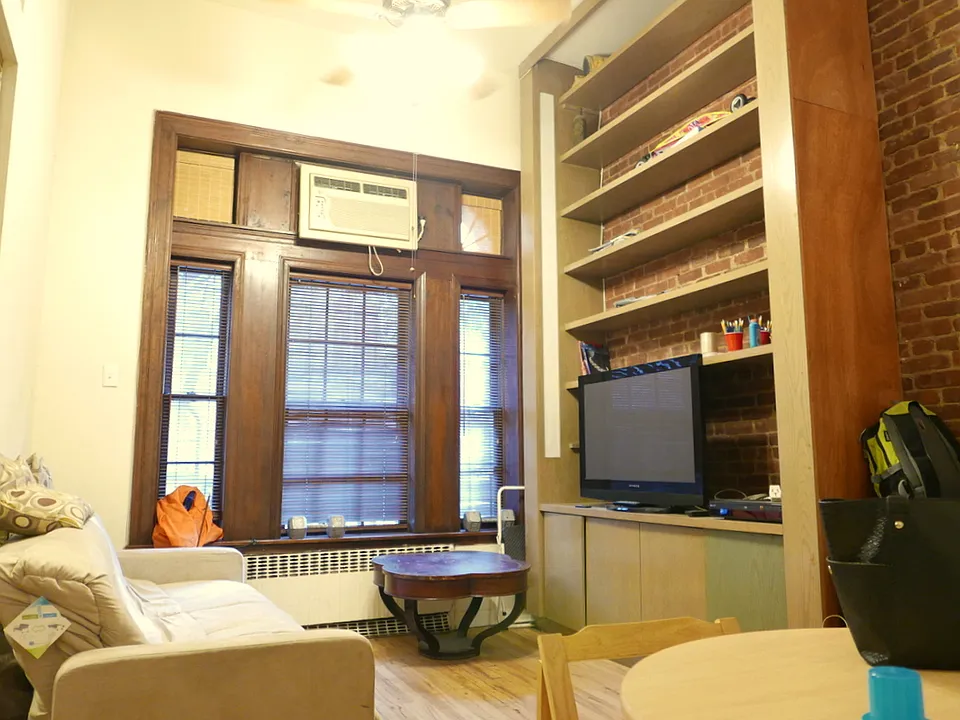 53 W 84th St #3