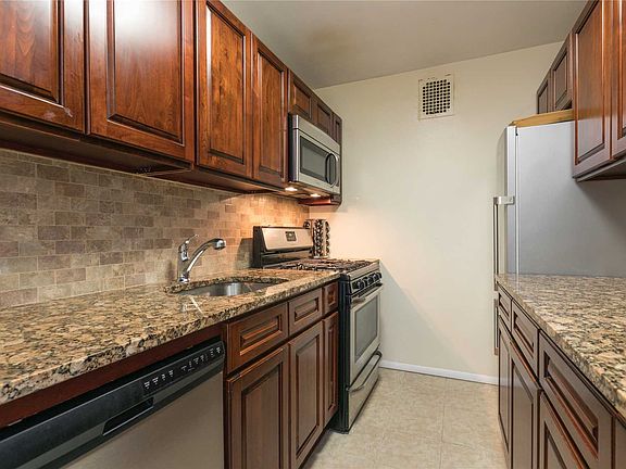5th image of 85-10 151st Ave #6E