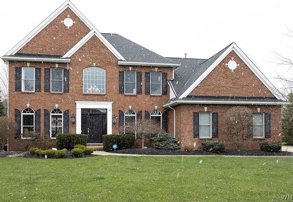 1st image of 35 Stoughton Ln