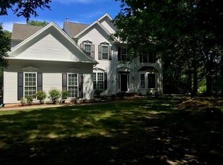 200 Fieldstone Ln, Saunderstown, RI 02874