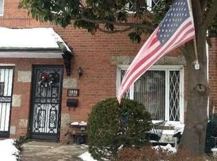 6157 77th St, Middle Village, NY 11379