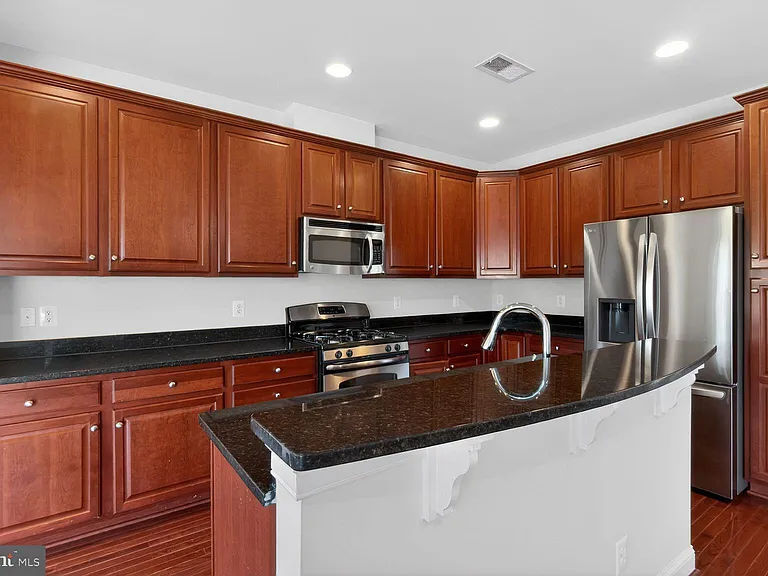 25450 Hopton House Ter — Photo 12