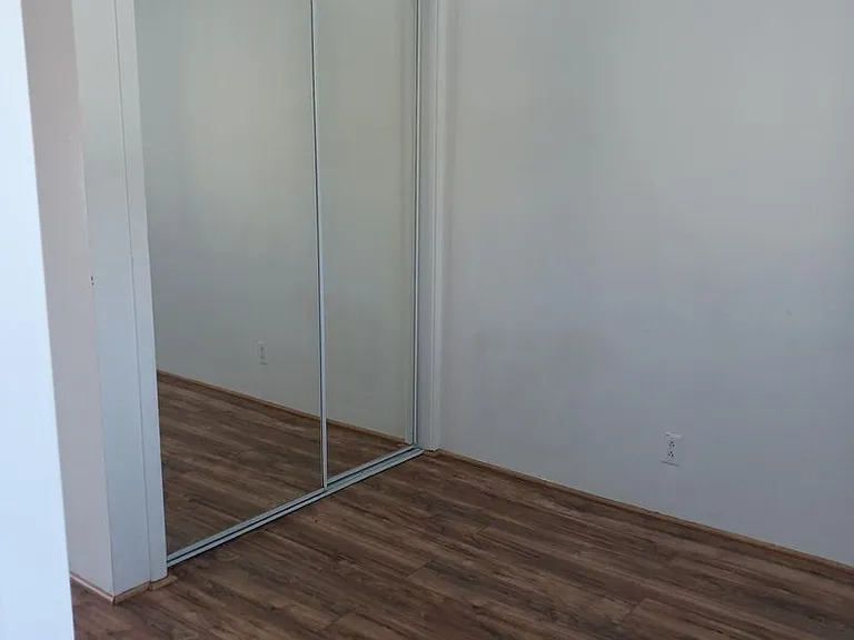 210 Locust St — Photo 12