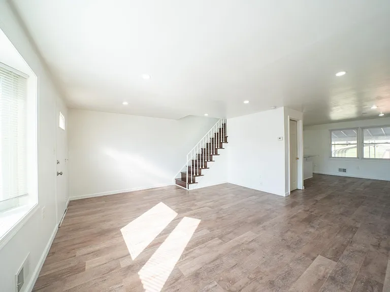 3167 Ryerson Cir — Photo 8