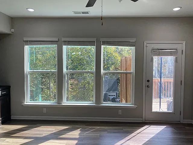 1368 Endicott Ct — Photo 15