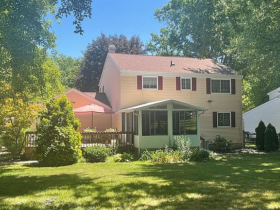 2nd image of 599 Falling Oaks Dr