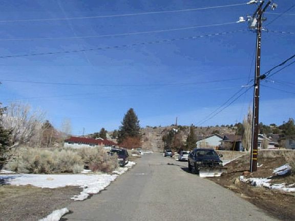 Exterior Neighborhood (street photo)