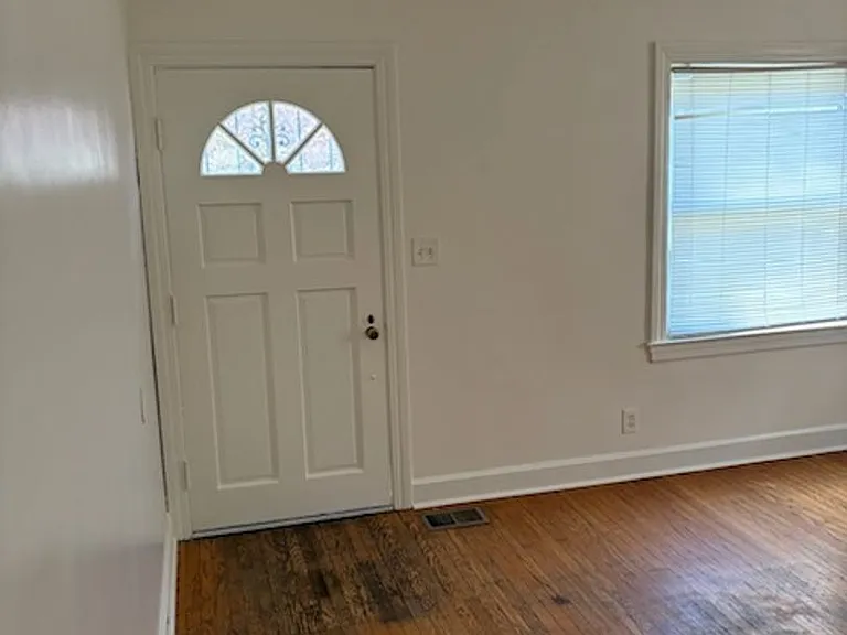 327 Inverness Ave — Photo 7