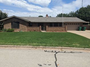 1026 Jan Lee Dr, Burkburnett, TX 76354