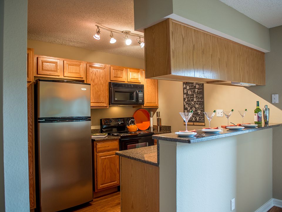 The Lakes of Schaumburg Apartment Homes Apartment Rentals Schaumburg, IL Zillow