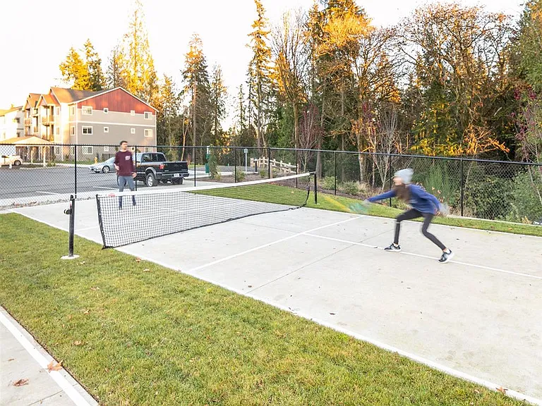The Arbors at Edgewood — Photo 8