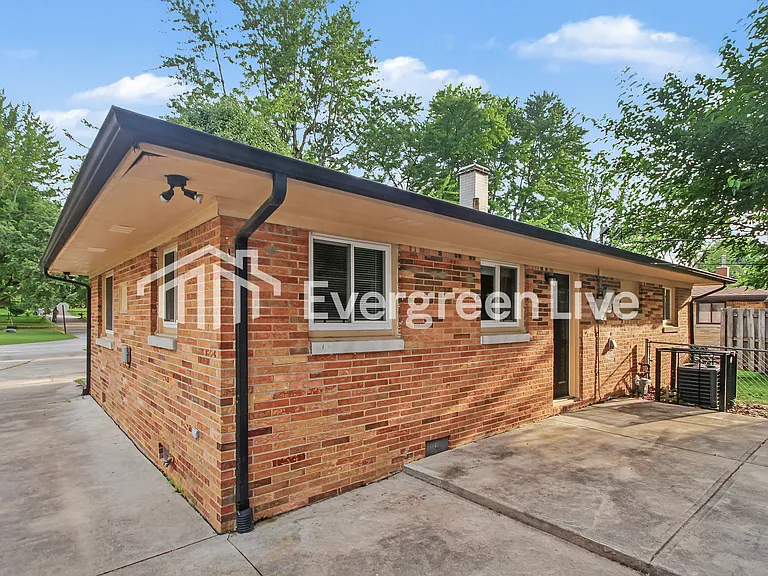 6632 W 13th St — Photo 15