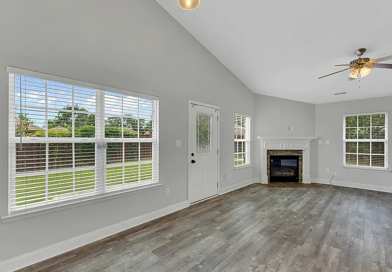 211 High Green Dr — Photo 11