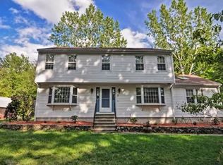 8 Asylum St, Mendon, MA 01756