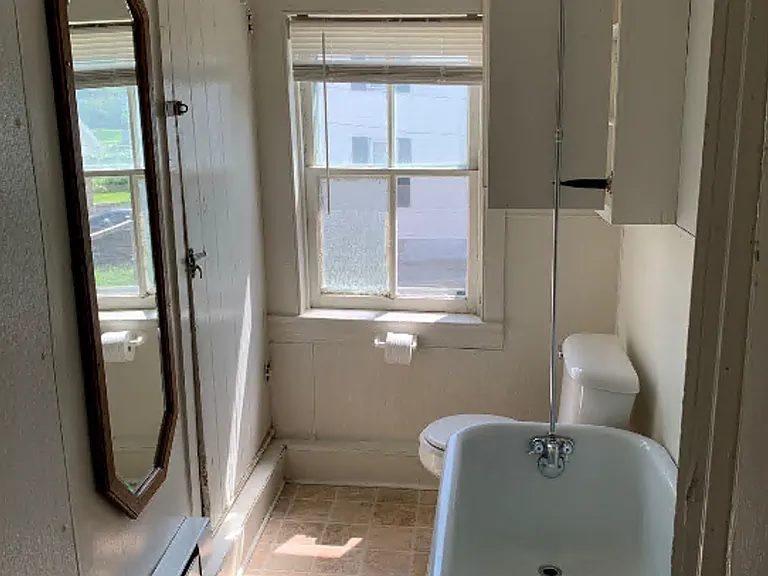 105 S Church St — Photo 7