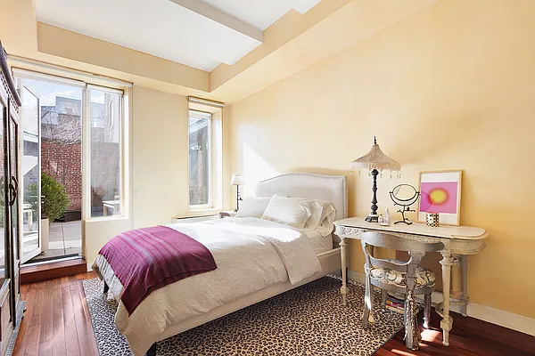 Sold by Compass | media 6