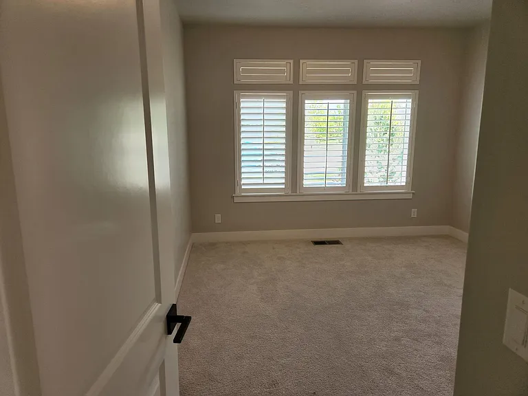 Junior suite bedroom