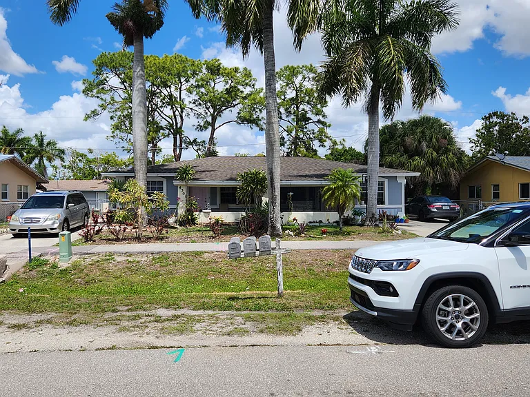 4303 Thomasson Ln — Photo 2
