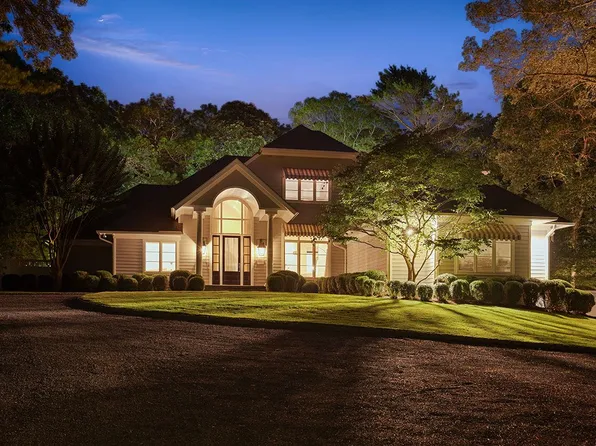 9 Bull Path Clos, East Hampton, NY 11937