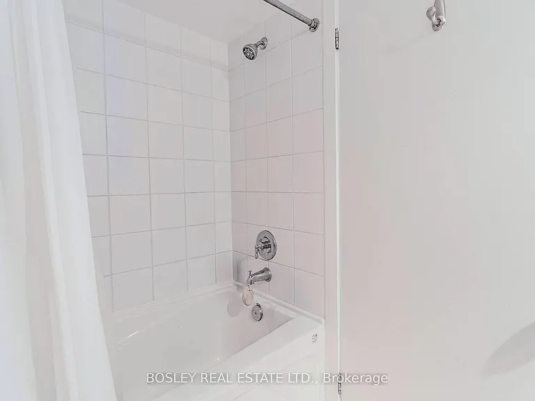255 Richmond St E #821 — Photo 36