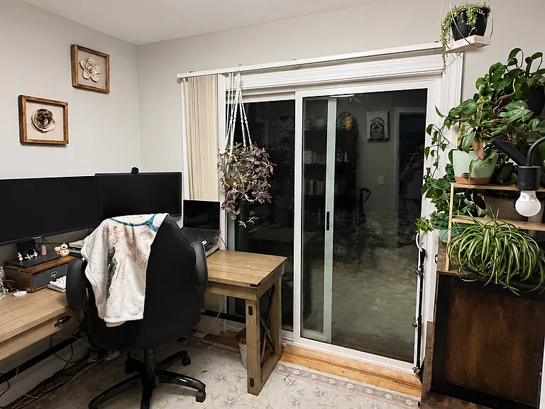 Office/bedroom w sliding door to back deck.