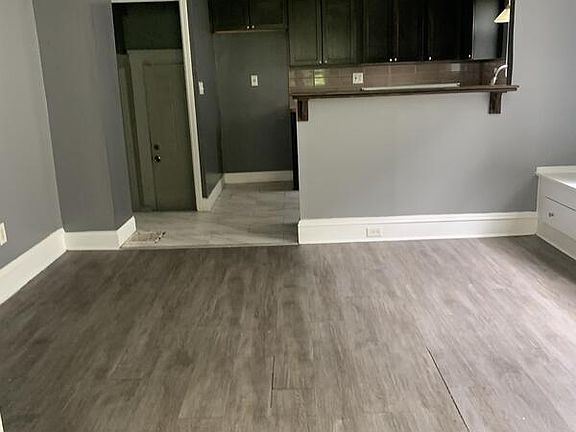 3rd image of 15331 Glencoe Ave #1