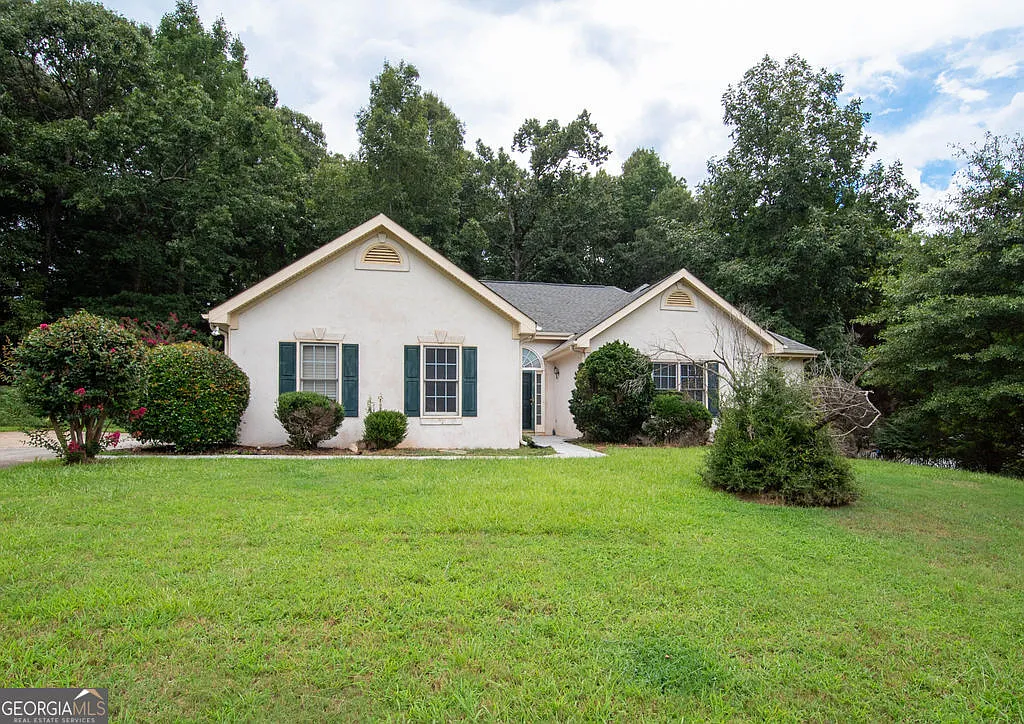 4 bed, 2.0 bath, 1773 sqft, $2,250 — Photo 1