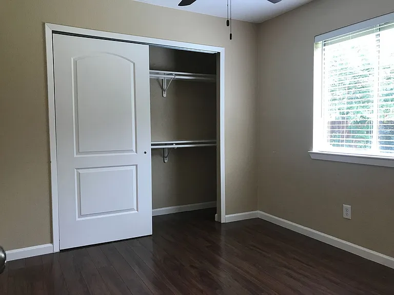 11638 Parkfield Dr — Photo 16