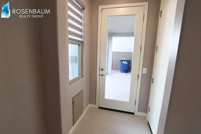 661 N Abalone Dr — Photo 3
