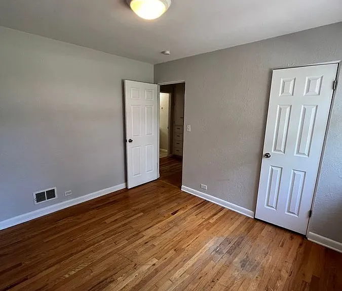 2435 S Corona St — Photo 12