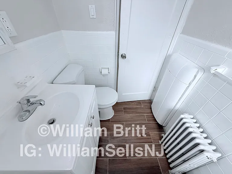 500-502 Alma Ter #B3 — Photo 9