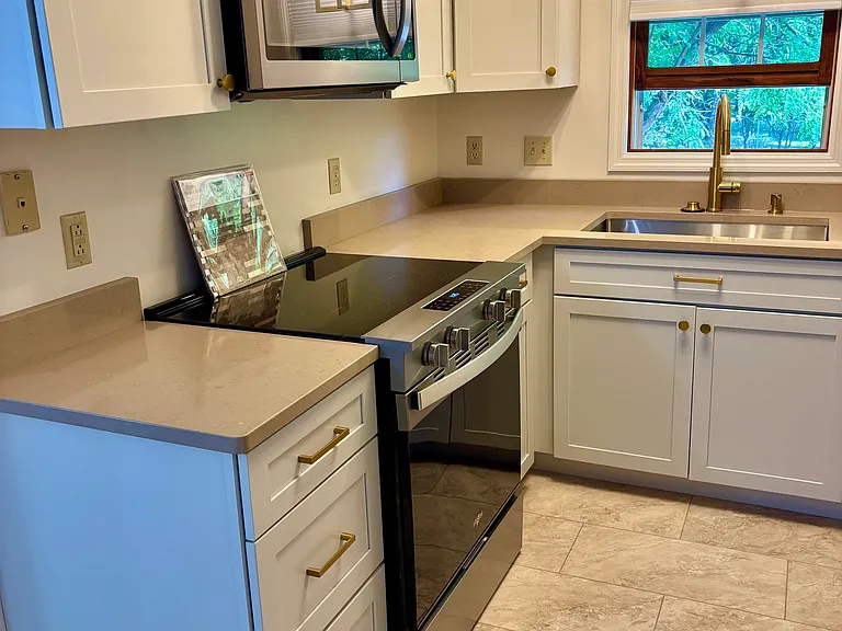 210 Urbandale Pkwy #210 — Photo 18