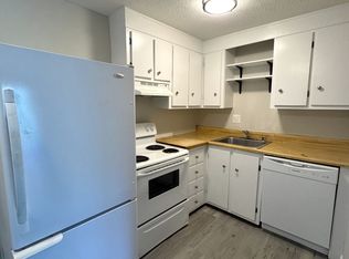 15 Veranda Rd APT 6, Braintree, MA 02184