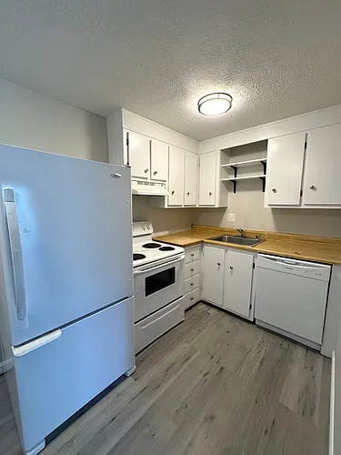 15 Veranda Rd #6 Photo 1