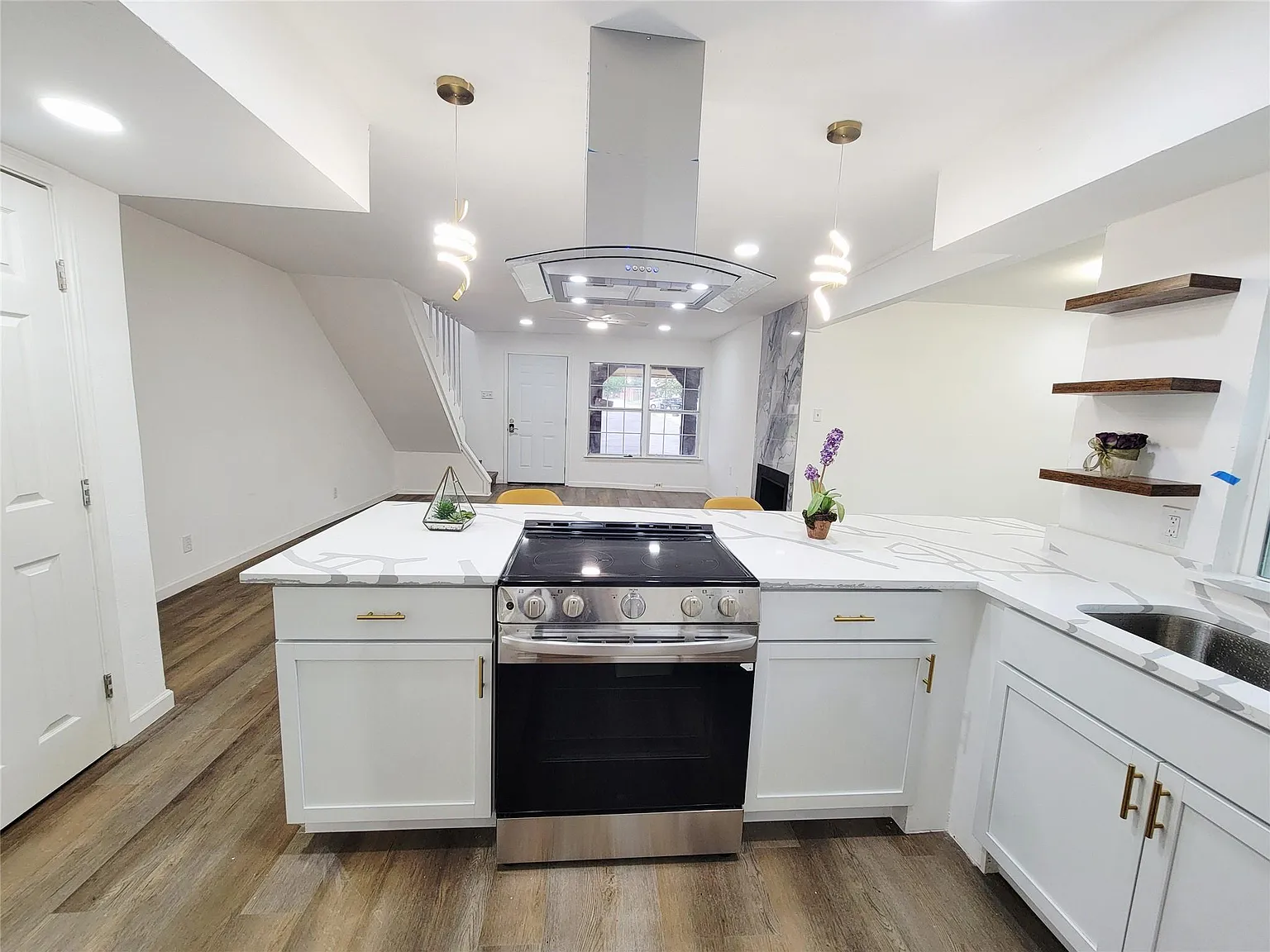4 bed, 1472 sqft, $2,500 — Photo 3