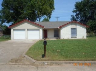 705 Queens Rd, Muskogee, OK 74403