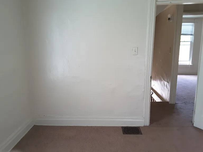 2911 Dudley Duplex — Photo 10