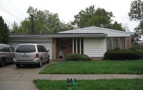 1st image of 24011 Beverly St