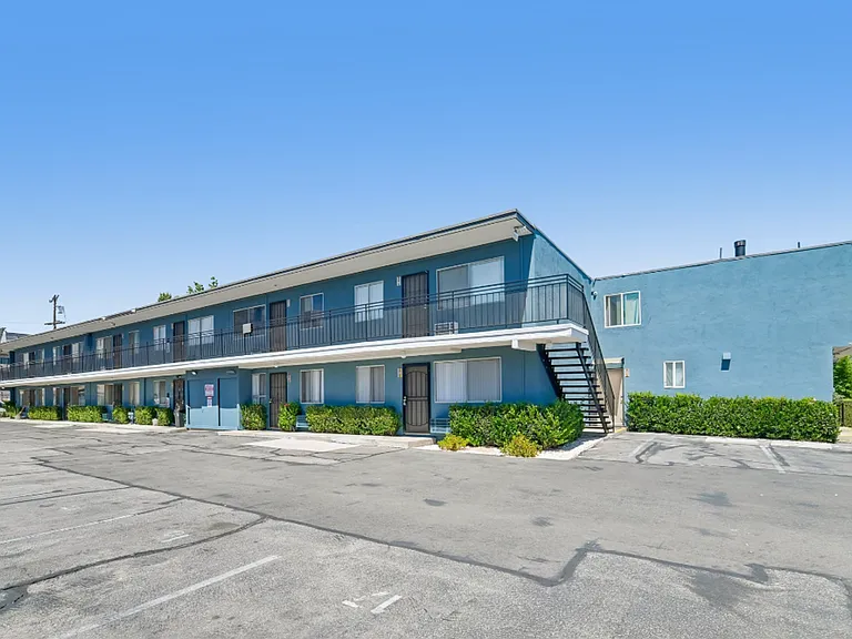 14420 Vista Real Apts — Photo 1