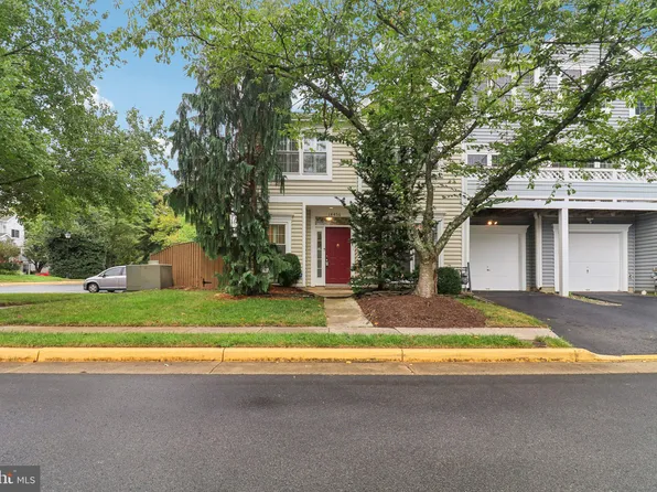14456 Glencrest Cir #68, Centreville, VA 20120
