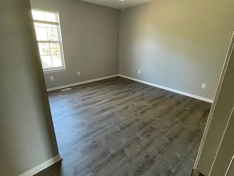 695-697 W Country Squire Ct — Photo 11