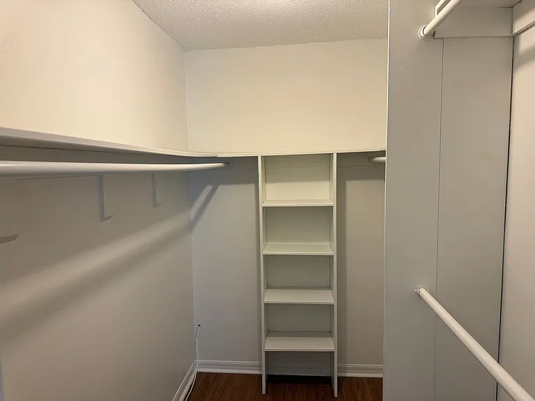 726 Edgewater Dr — Photo 11