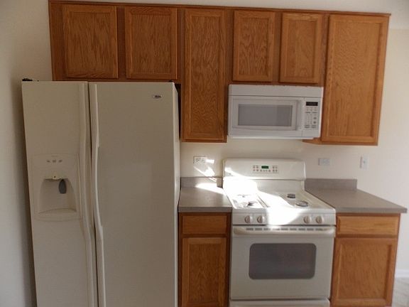 4th image of 64 W Buckingham Dr
