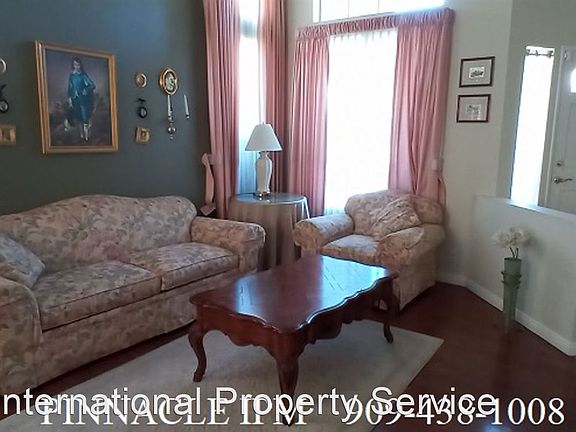 3rd image of 2519 Via La Mesa