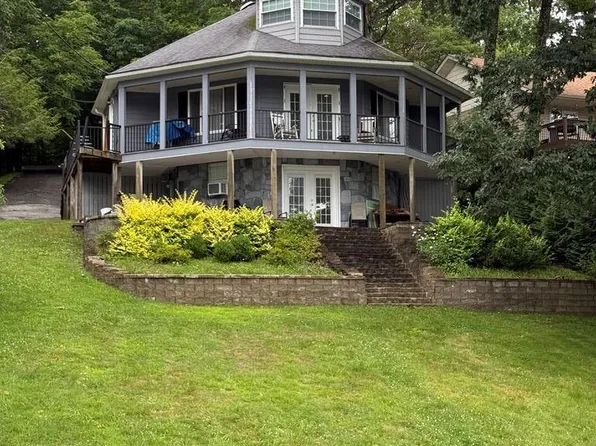 224 Flat Top Rd, Shady Spring, WV 25918